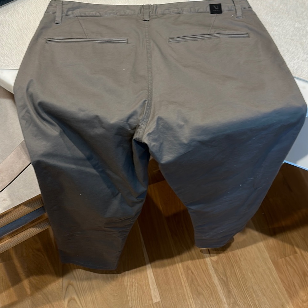 Vuori Collins Chino
